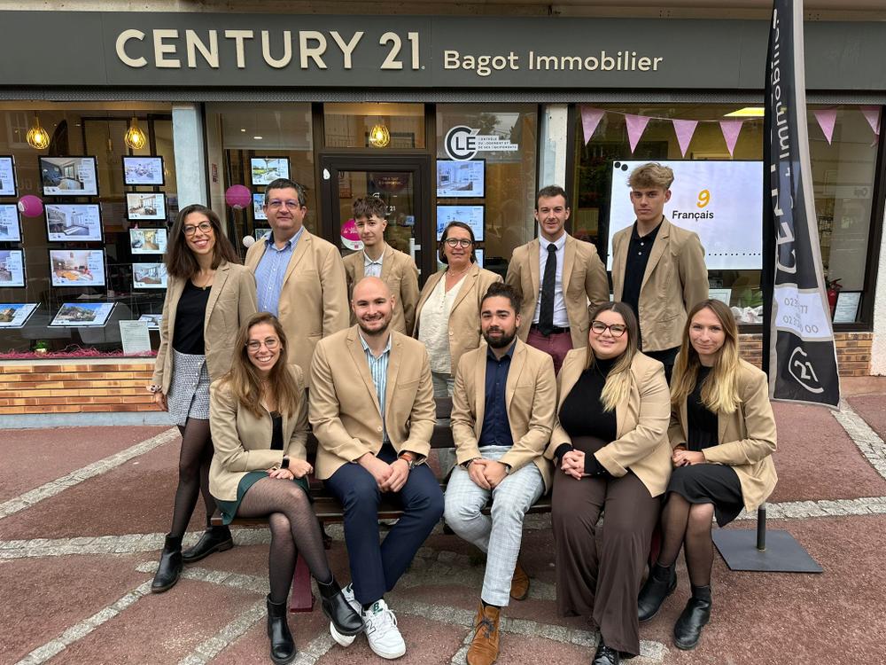 l'équipe de l'agence Bagot Immobilier