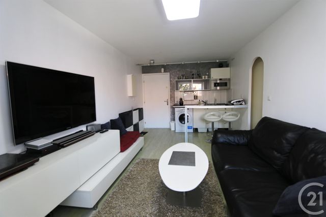 Appartement F2 à vendre - 2 pièces - 30.67 m2 - VILLERS SUR MER - 14 - BASSE-NORMANDIE - Century 21 Frédéric Bagot Appartement F2 à vendre - 2 pièces - 30.67 m2 - VILLERS SUR MER - 14 - BASSE-NORMANDIE - Century 21 Frédéric Bagot
