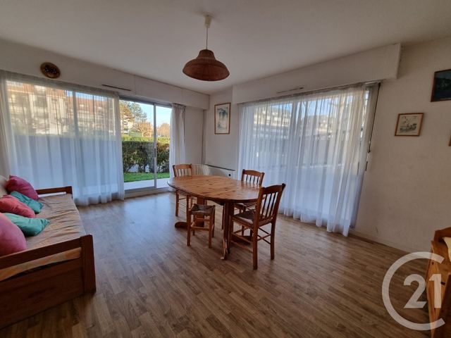 Afficher la photo en grand Appartement F3 à vendre - 3 pièces - 54.0 m2 - VILLERS SUR MER - 14 - BASSE-NORMANDIE - Century 21 Bagot Immobilier