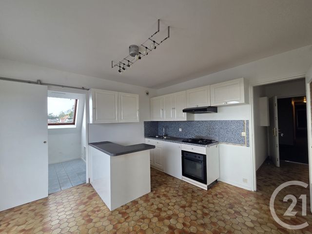 Appartement à vendre - 4 pièces - 47.0 m2 - BLONVILLE SUR MER - 14 - BASSE-NORMANDIE - Century 21 Bagot Immobilier