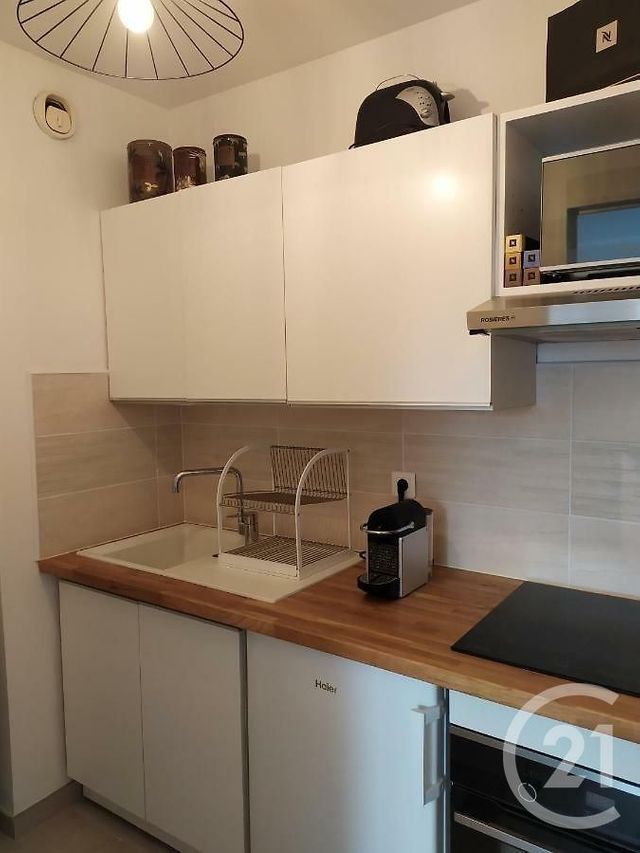 Appartement F2 à louer - 2 pièces - 28.0 m2 - BLONVILLE SUR MER - 14 - BASSE-NORMANDIE - Century 21 Bagot Immobilier