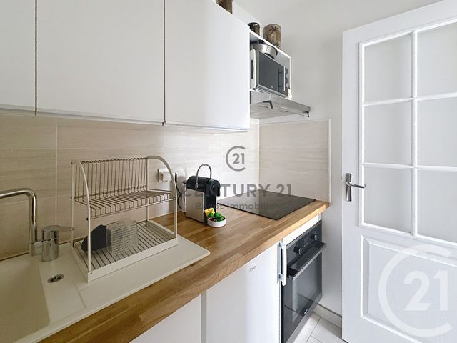 Appartement F2 à louer - 2 pièces - 28.0 m2 - BLONVILLE SUR MER - 14 - BASSE-NORMANDIE - Century 21 Bagot Immobilier