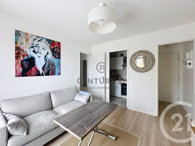 Appartement F2 à louer - 2 pièces - 28.0 m2 - BLONVILLE SUR MER - 14 - BASSE-NORMANDIE - Century 21 Bagot Immobilier