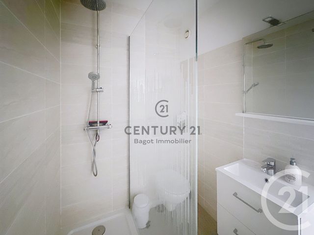 Appartement F2 à louer - 2 pièces - 28.0 m2 - BLONVILLE SUR MER - 14 - BASSE-NORMANDIE - Century 21 Bagot Immobilier