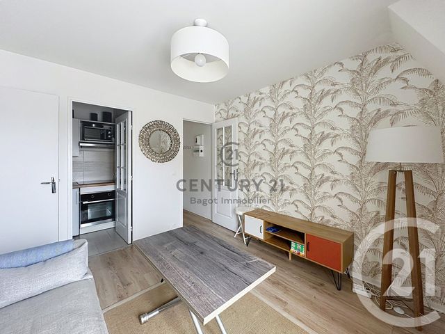 Appartement F2 à louer - 2 pièces - 28.0 m2 - BLONVILLE SUR MER - 14 - BASSE-NORMANDIE - Century 21 Bagot Immobilier
