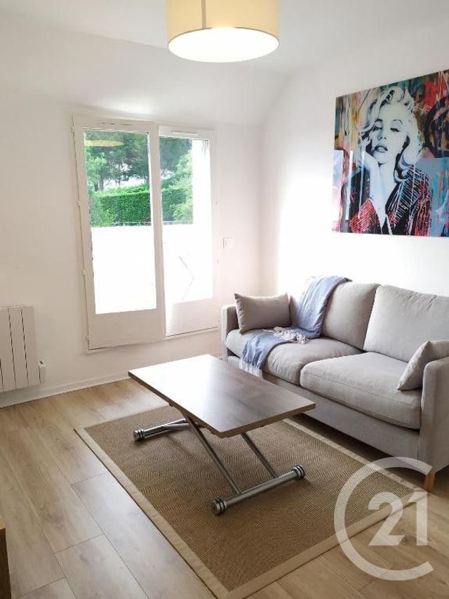 Appartement F2 à louer - 2 pièces - 28.0 m2 - BLONVILLE SUR MER - 14 - BASSE-NORMANDIE - Century 21 Bagot Immobilier