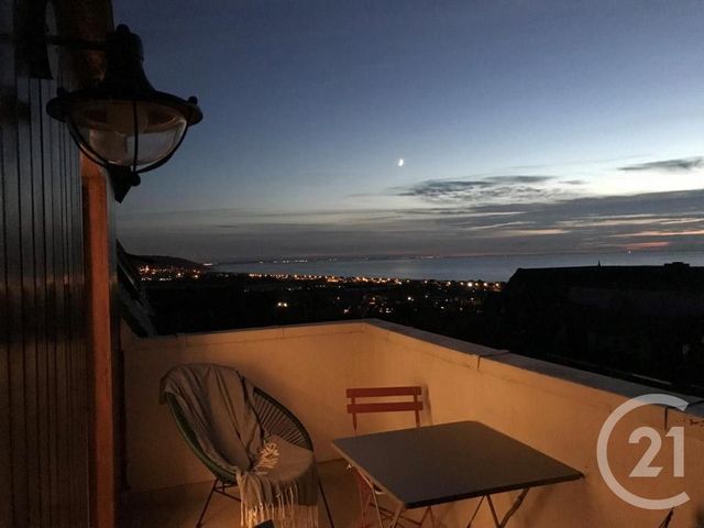 Appartement F2 à louer - 2 pièces - 28.0 m2 - BLONVILLE SUR MER - 14 - BASSE-NORMANDIE - Century 21 Bagot Immobilier
