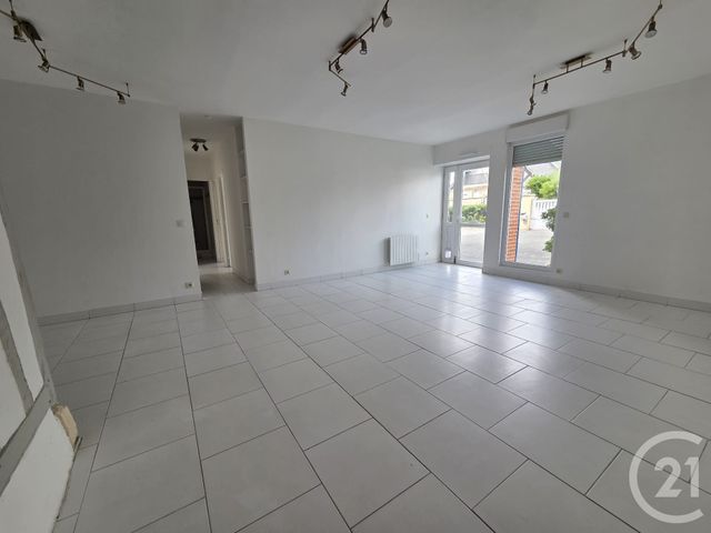 Appartement à vendre - 4 pièces - 86.0 m2 - BLONVILLE SUR MER - 14 - BASSE-NORMANDIE - Century 21 Bagot Immobilier