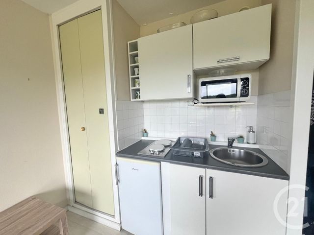 Appartement F1 à louer - 1 pièce - 24.43 m2 - VILLERS SUR MER - 14 - BASSE-NORMANDIE - Century 21 Bagot Immobilier