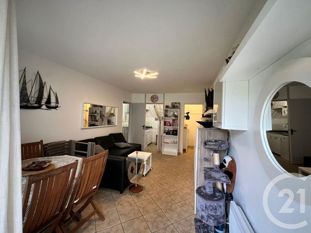 Appartement T2 à louer - 2 pièces - 36.0 m2 - VILLERS SUR MER - 14 - BASSE-NORMANDIE - Century 21 Bagot Immobilier