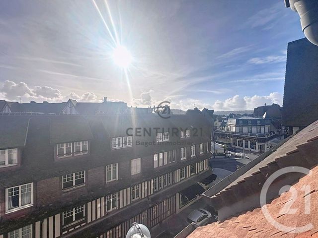 Appartement à louer - 2 pièces - 55.0 m2 - DEAUVILLE - 14 - BASSE-NORMANDIE - Century 21 Bagot Immobilier