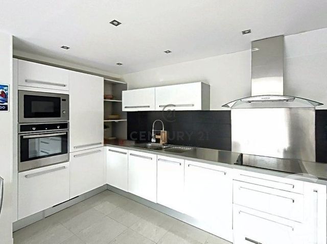 Appartement à louer - 2 pièces - 55.0 m2 - DEAUVILLE - 14 - BASSE-NORMANDIE - Century 21 Bagot Immobilier