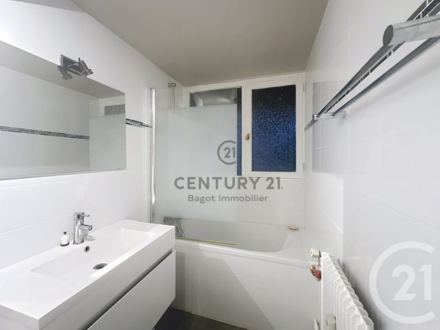 Appartement à louer - 5 pièces - 70.0 m2 - TOURGEVILLE - 14 - BASSE-NORMANDIE - Century 21 Bagot Immobilier