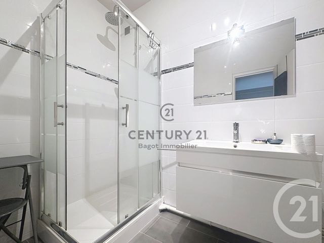 Appartement à louer - 5 pièces - 70.0 m2 - TOURGEVILLE - 14 - BASSE-NORMANDIE - Century 21 Bagot Immobilier