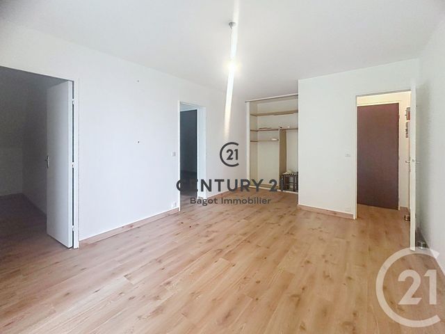 Appartement F3 à louer - 3 pièces - 47.6 m2 - BLONVILLE SUR MER - 14 - BASSE-NORMANDIE - Century 21 Bagot Immobilier