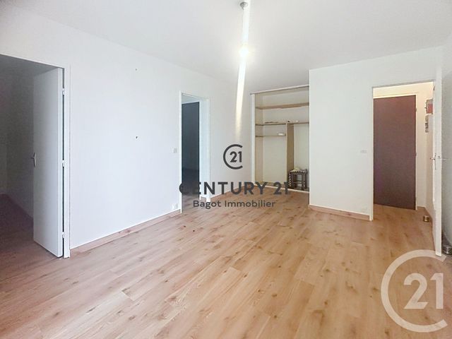 Appartement F3 à louer - 3 pièces - 47.6 m2 - BLONVILLE SUR MER - 14 - BASSE-NORMANDIE - Century 21 Bagot Immobilier