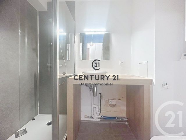 Appartement F3 à louer - 3 pièces - 47.6 m2 - BLONVILLE SUR MER - 14 - BASSE-NORMANDIE - Century 21 Bagot Immobilier