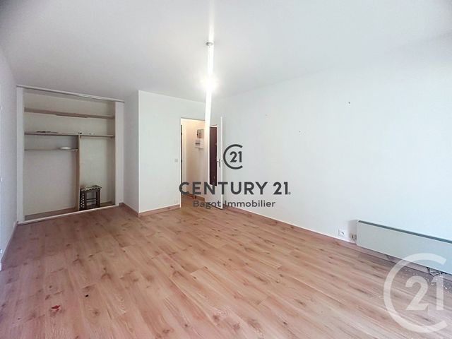 Appartement F3 à louer - 3 pièces - 47.6 m2 - BLONVILLE SUR MER - 14 - BASSE-NORMANDIE - Century 21 Bagot Immobilier