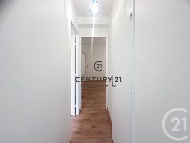 Appartement F3 à louer - 3 pièces - 47.6 m2 - BLONVILLE SUR MER - 14 - BASSE-NORMANDIE - Century 21 Bagot Immobilier