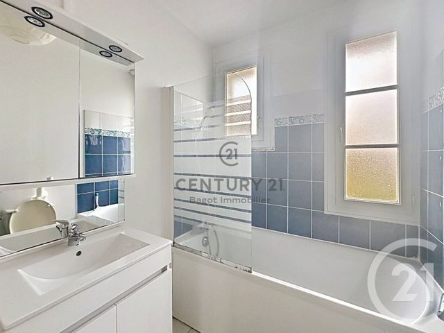 Appartement F4 à louer - 4 pièces - 65.0 m2 - PONT L EVEQUE - 14 - BASSE-NORMANDIE - Century 21 Bagot Immobilier