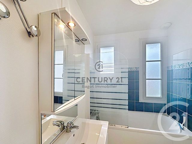 Appartement F4 à louer - 4 pièces - 65.0 m2 - PONT L EVEQUE - 14 - BASSE-NORMANDIE - Century 21 Bagot Immobilier