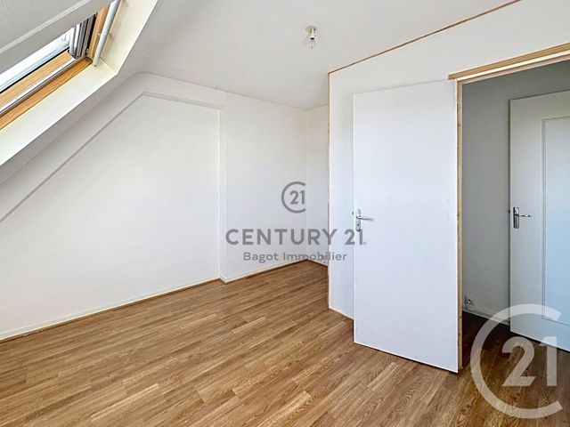 Appartement F4 à louer - 4 pièces - 65.0 m2 - PONT L EVEQUE - 14 - BASSE-NORMANDIE - Century 21 Bagot Immobilier