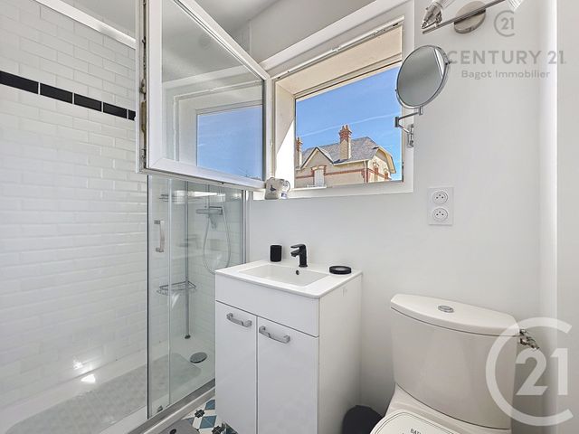 Appartement F2 à louer - 2 pièces - 29.58 m2 - BLONVILLE SUR MER - 14 - BASSE-NORMANDIE - Century 21 Bagot Immobilier