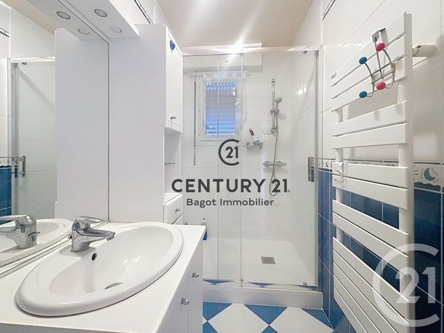 Appartement F2 à louer - 2 pièces - 36.81 m2 - BLONVILLE SUR MER - 14 - BASSE-NORMANDIE - Century 21 Bagot Immobilier