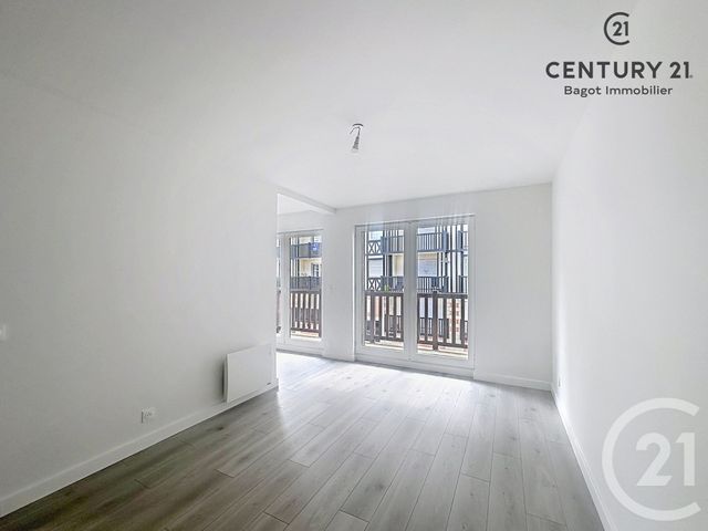 Appartement F3 à louer - 3 pièces - 47.73 m2 - DEAUVILLE - 14 - BASSE-NORMANDIE - Century 21 Bagot Immobilier