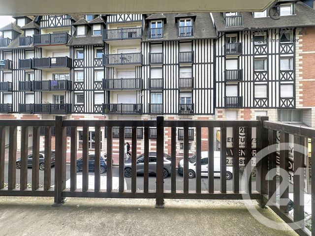 Appartement F3 à louer - 3 pièces - 47.73 m2 - DEAUVILLE - 14 - BASSE-NORMANDIE - Century 21 Bagot Immobilier