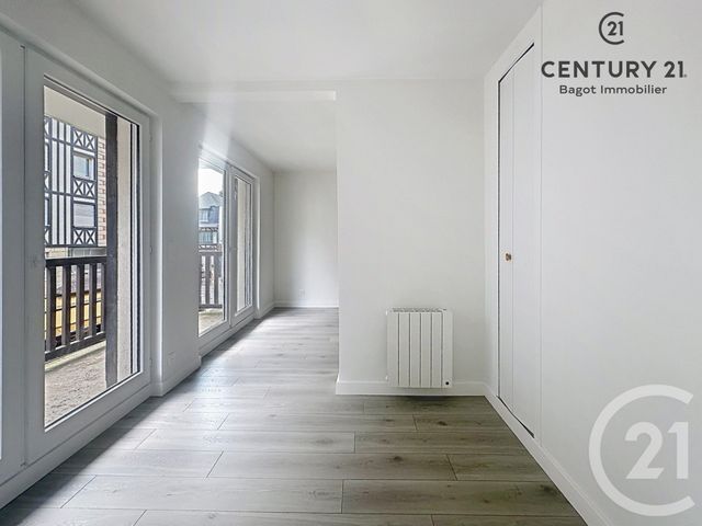 Appartement F3 à louer - 3 pièces - 47.73 m2 - DEAUVILLE - 14 - BASSE-NORMANDIE - Century 21 Bagot Immobilier