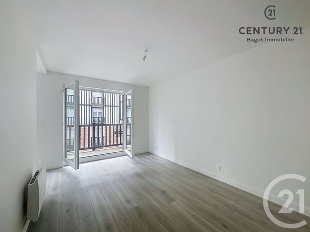 Appartement F3 à louer - 3 pièces - 47.73 m2 - DEAUVILLE - 14 - BASSE-NORMANDIE - Century 21 Bagot Immobilier