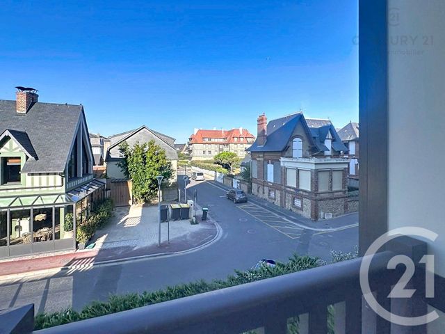 Appartement F1 à louer - 1 pièce - 30.0 m2 - BLONVILLE SUR MER - 14 - BASSE-NORMANDIE - Century 21 Bagot Immobilier
