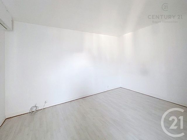Appartement F1 à louer - 1 pièce - 30.0 m2 - BLONVILLE SUR MER - 14 - BASSE-NORMANDIE - Century 21 Bagot Immobilier