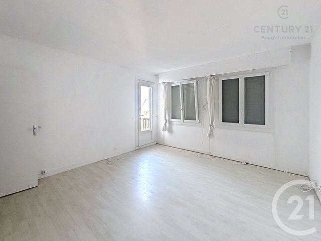 Appartement F1 à louer - 1 pièce - 30.0 m2 - BLONVILLE SUR MER - 14 - BASSE-NORMANDIE - Century 21 Bagot Immobilier