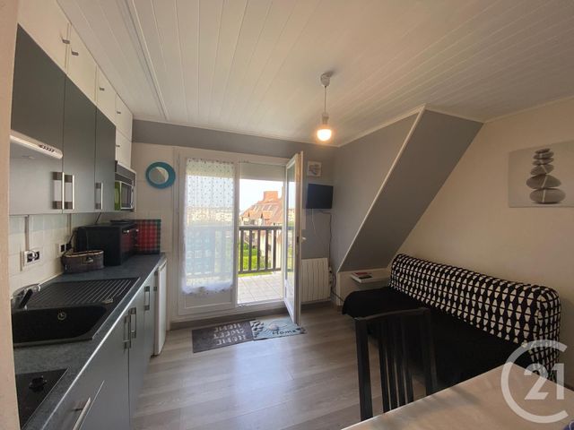 Appartement F2 + cabine à louer - 2 pièces - 28.0 m2 - VILLERS SUR MER - 14 - BASSE-NORMANDIE - Century 21 Bagot Immobilier