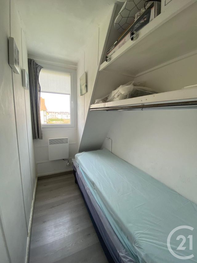 Appartement F2 + cabine à louer - 2 pièces - 28.0 m2 - VILLERS SUR MER - 14 - BASSE-NORMANDIE - Century 21 Bagot Immobilier