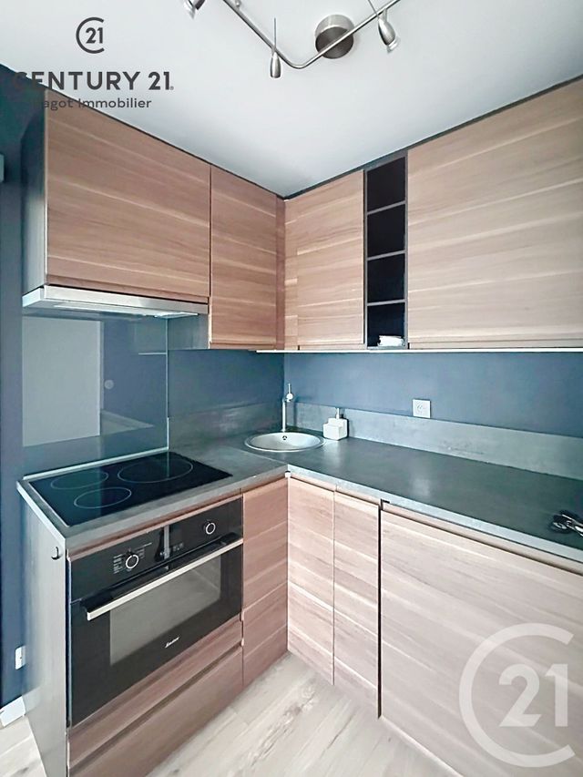 Appartement à louer - 2 pièces - 29.0 m2 - BLONVILLE SUR MER - 14 - BASSE-NORMANDIE - Century 21 Bagot Immobilier