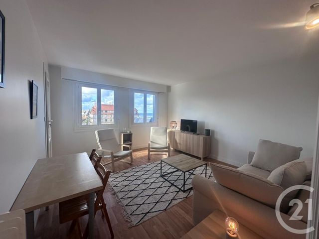 Appartement Studio à louer - 1 pièce - 30.0 m2 - BLONVILLE SUR MER - 14 - BASSE-NORMANDIE - Century 21 Bagot Immobilier